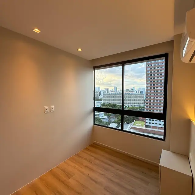 Quarto de apartamento entregue limpo depois da obra